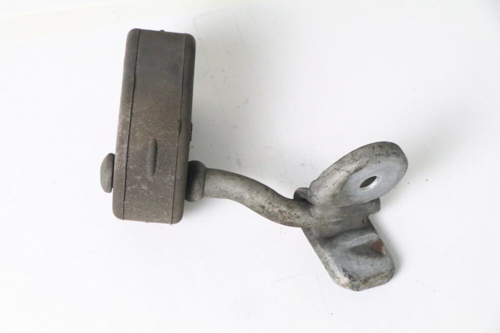 57-2.jpg 2006-2009 Mercedes Clk350 Clk550 Exhaust Hanger A2094900540 OEM