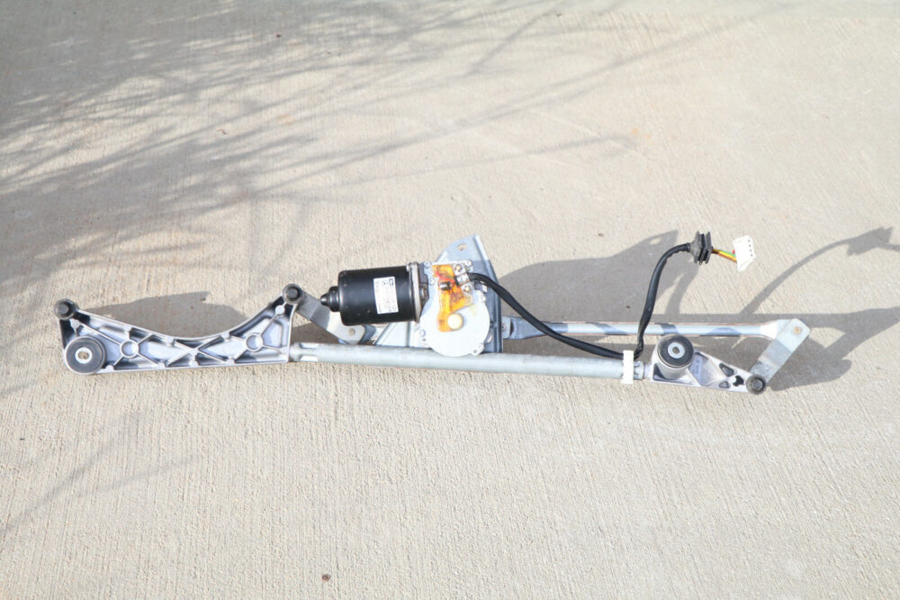 01-09 Mercedes W209 W203 Windshield Wiper Motor Linkage Assembly 2038200342 OEM