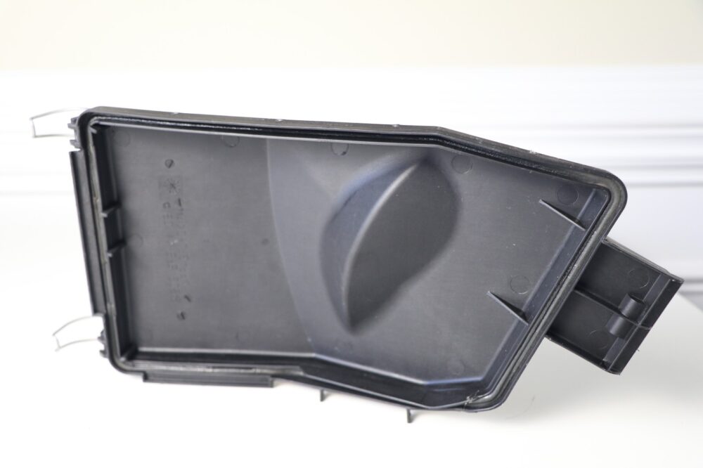 2001-2009 Mercedes W203 W209 C Clk Front Sam Fuse Box Housing Cover A2035451403