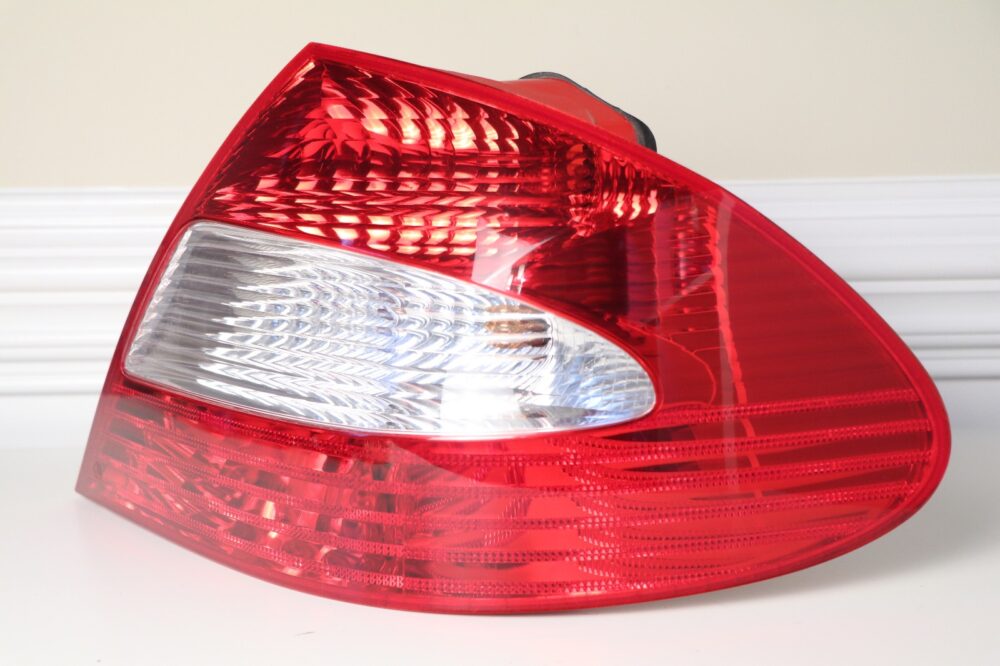 06-09 Mercedes W209 Clk350 Right Passenger Side Tail Light Rh A2098201464 OEM